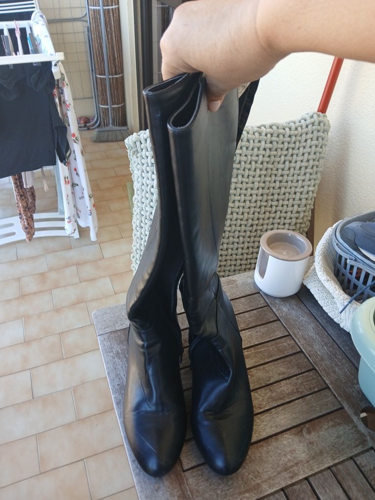 Botas cano alto pretas usadas 2 vezes