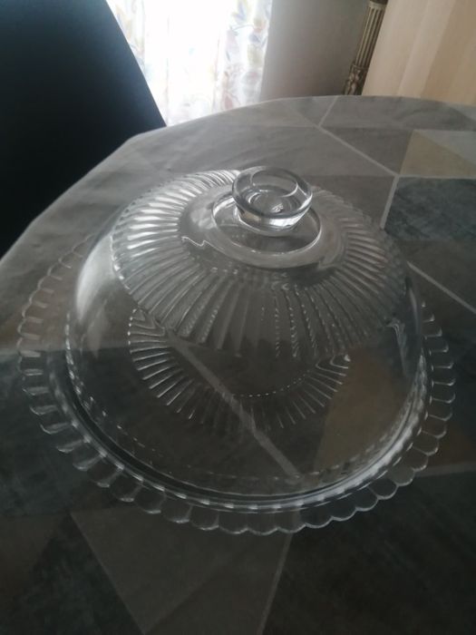 Porta bolos em vidro trabalhado