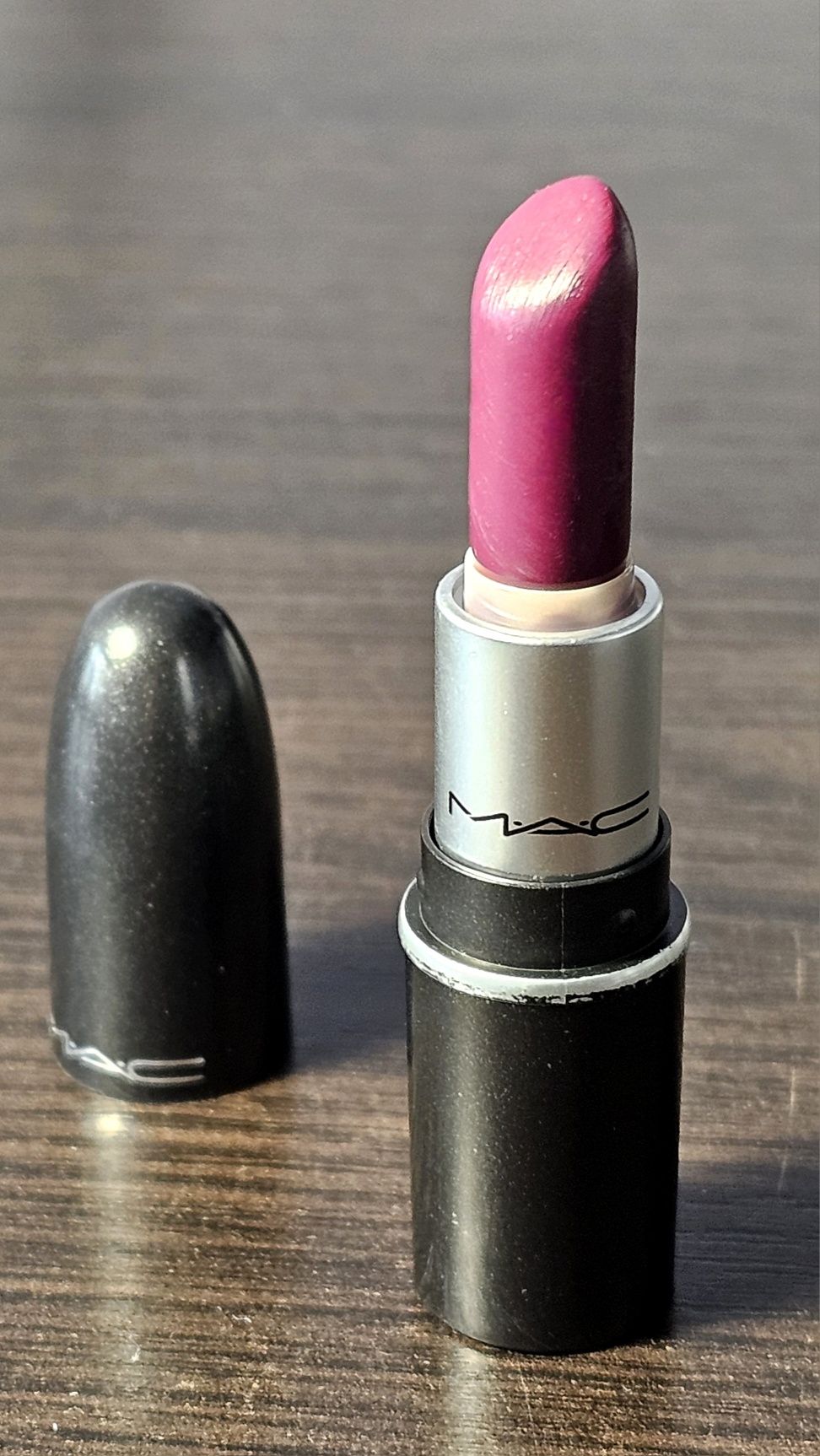 Mac - Rebel Mini Satin Lipstick. Satynowa pomadka do ust