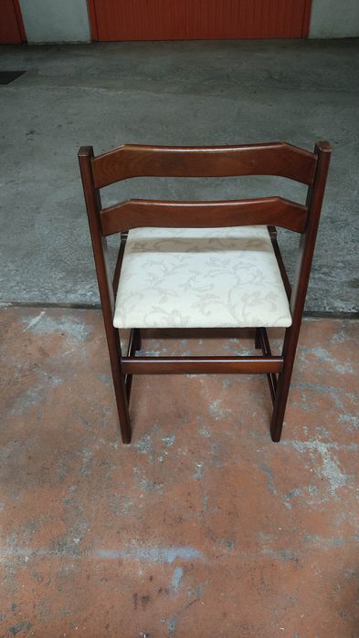 Cadeira de mogno