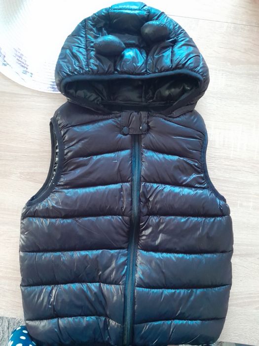 Sprzedam bezrękawnik rozm 122