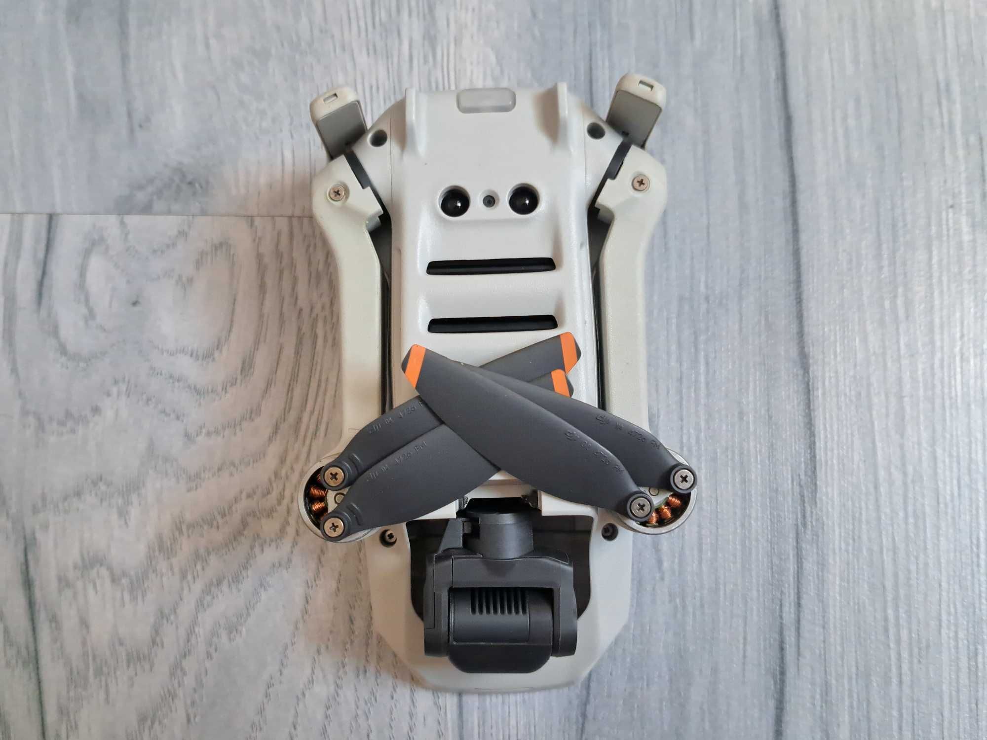 Dron DJI Mini 2 Fly More Combo