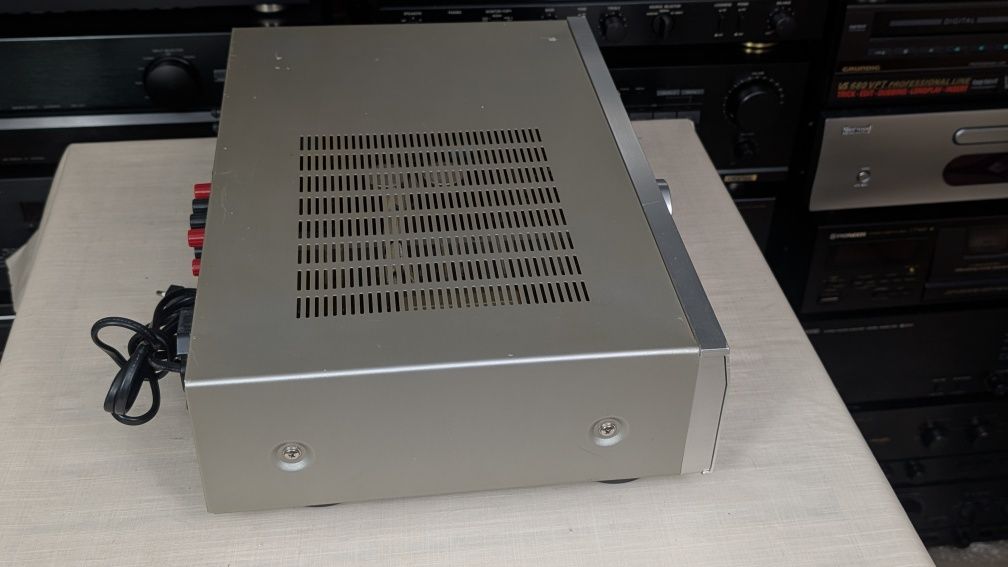 Denon PMA-700AE Wysokiej klasy wzmacniacz stereo
