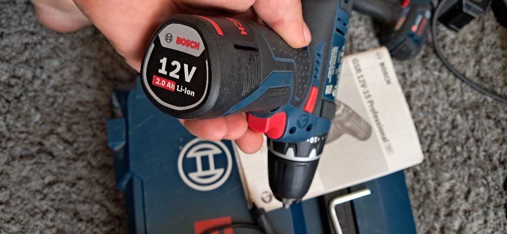 BOSCH GSR V12-15 +gba12v 2.0ah +gal 12v-40 Новий з Європи