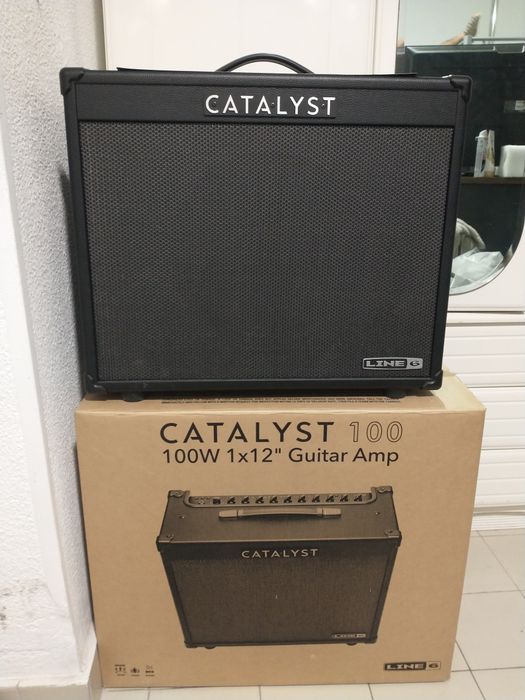 Guitarra Gio Ibanez e amplificador catalyst 100