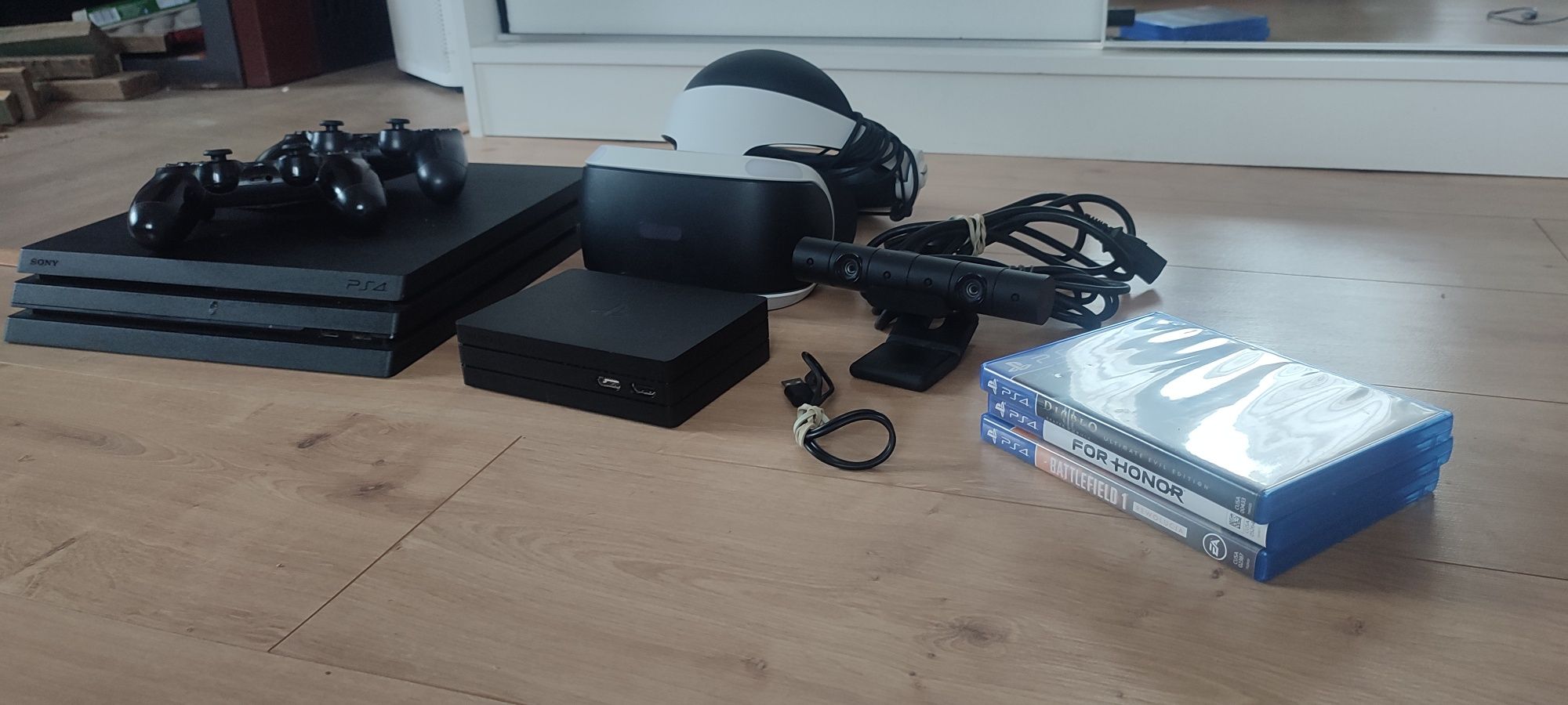 Zestaw PS4 w zestawie z VR, 2 pady