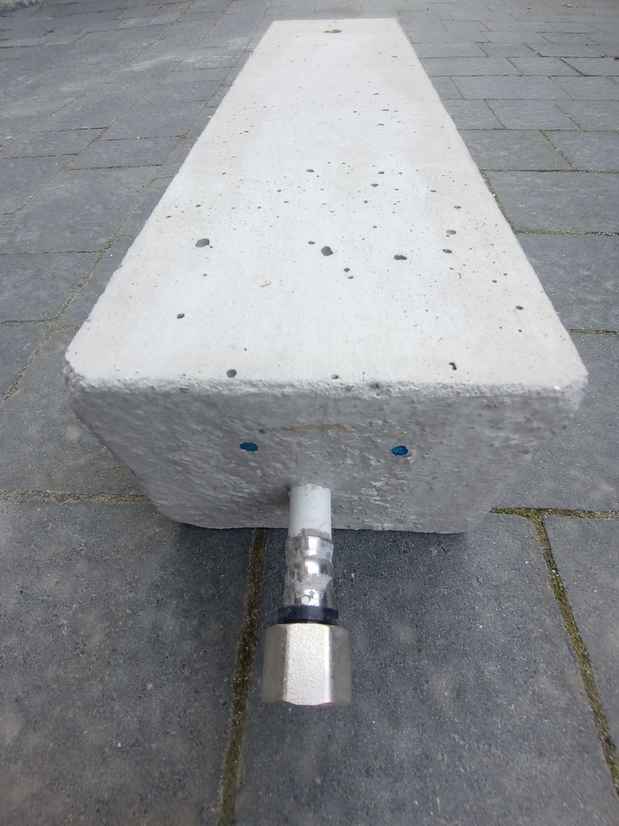 Kran ogrodowy betonowy punkt czerpalny