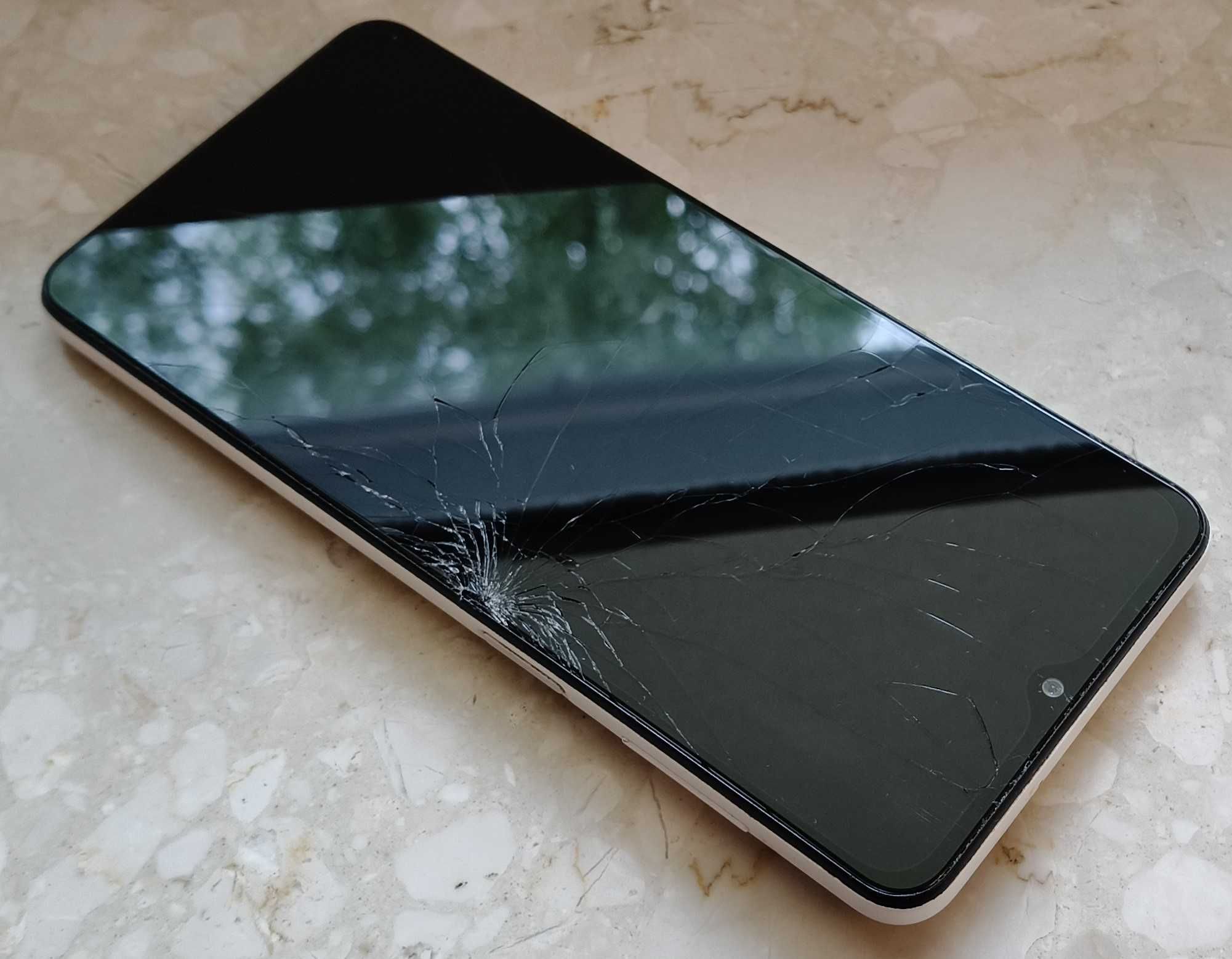 Samsung Galaxy A12 model SM-A125F/DSN 6,5" 4/64GB - zbity LCD działa