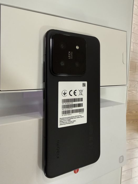 Xiaomi 14 12/256Gb