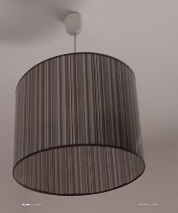 Candeeiro preto e branco