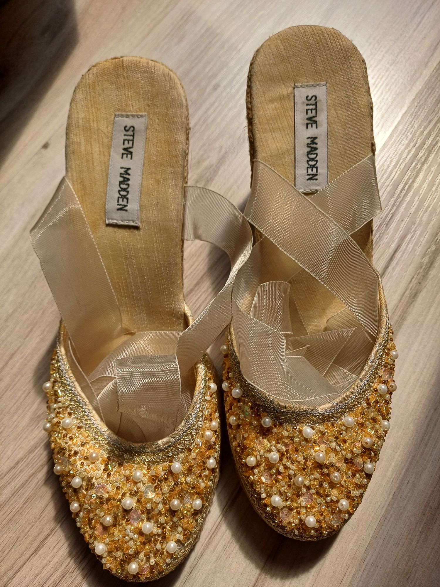 Sandały na koturnie Steve Madden