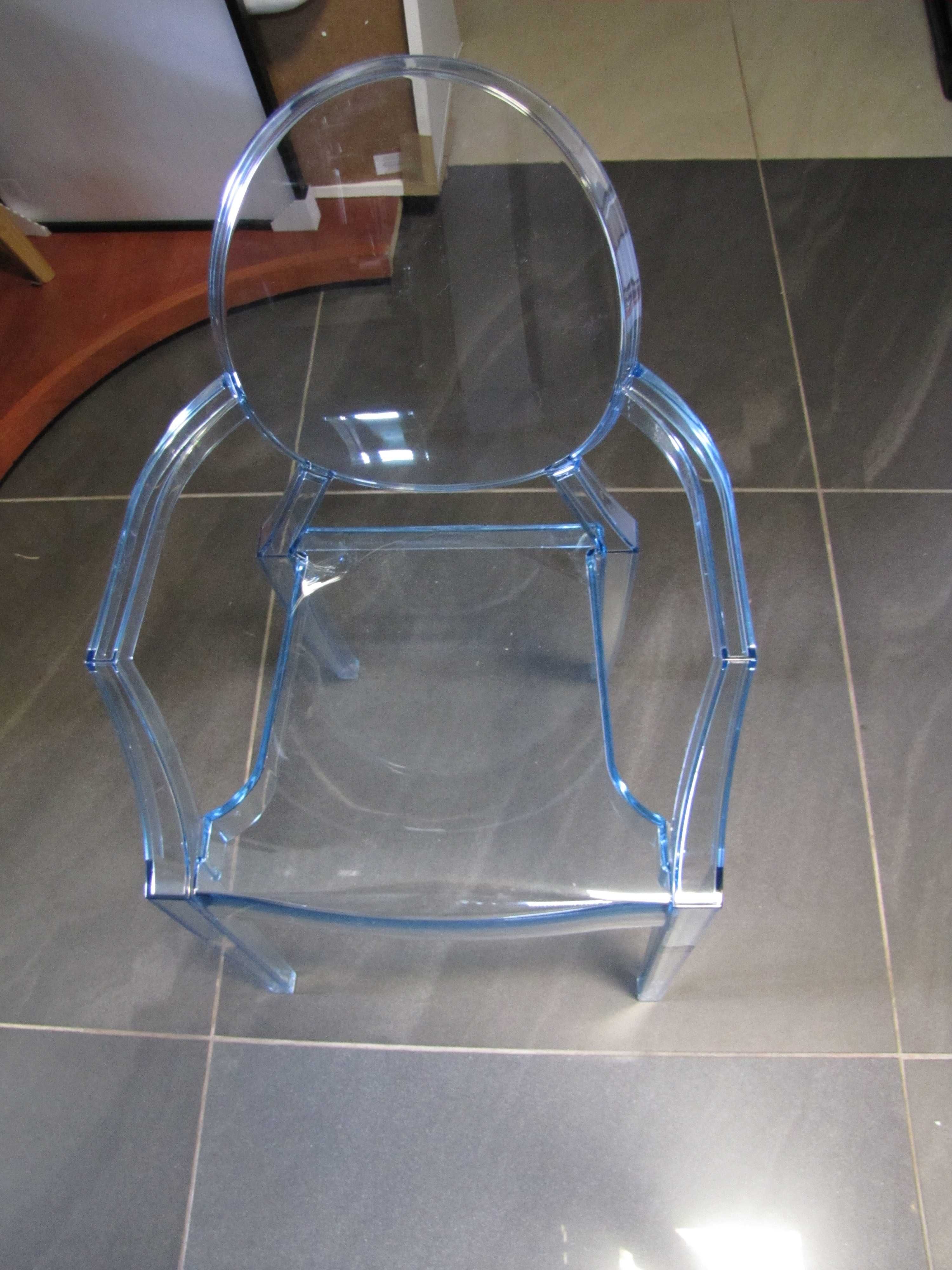 Krzesło transparentne poliwęglan Kartell Lou Ghost jasnoniebieski