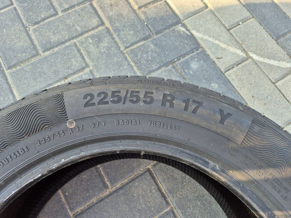 Continental 225/55/17 rok 2017 jak nowe 100%bieżnika Cena za 4szt letn