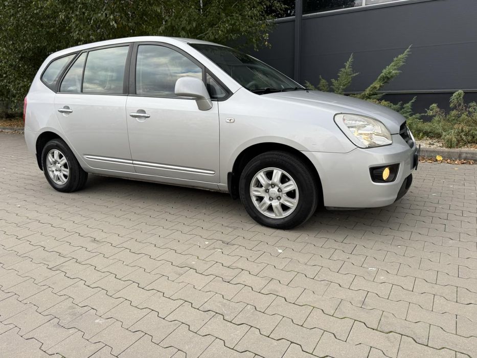 Продам KIA CARENS 2009