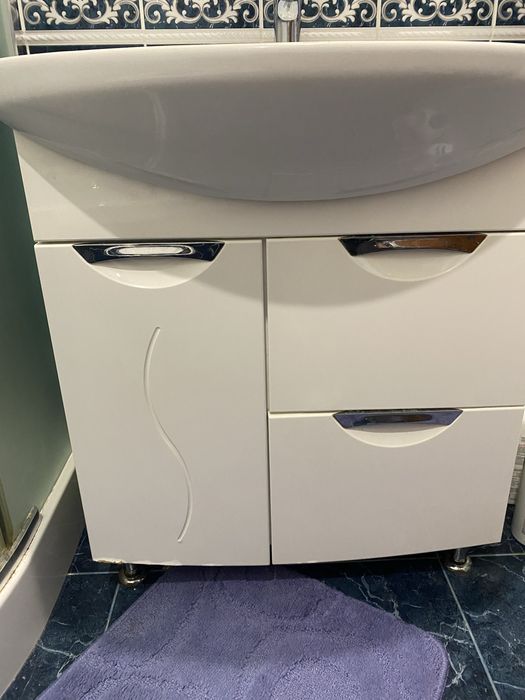 Тумба під раковину в ванну кімнату