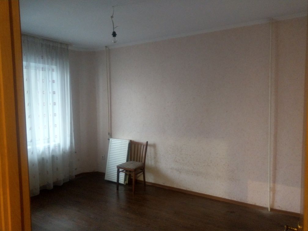 4-кімнатна квартира Грушевського 49а