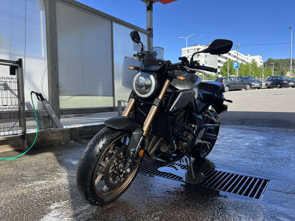 Honda CB650R - 12/2019