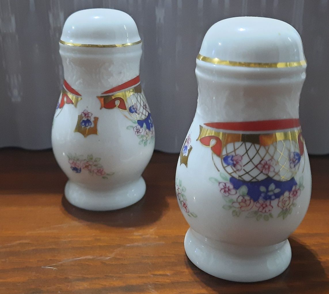 Saleiro e Pimenteiro em porcelana