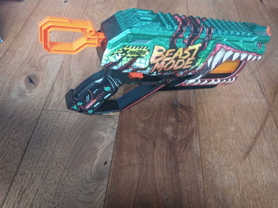 X-shot beast mode special edition pistolet nerf