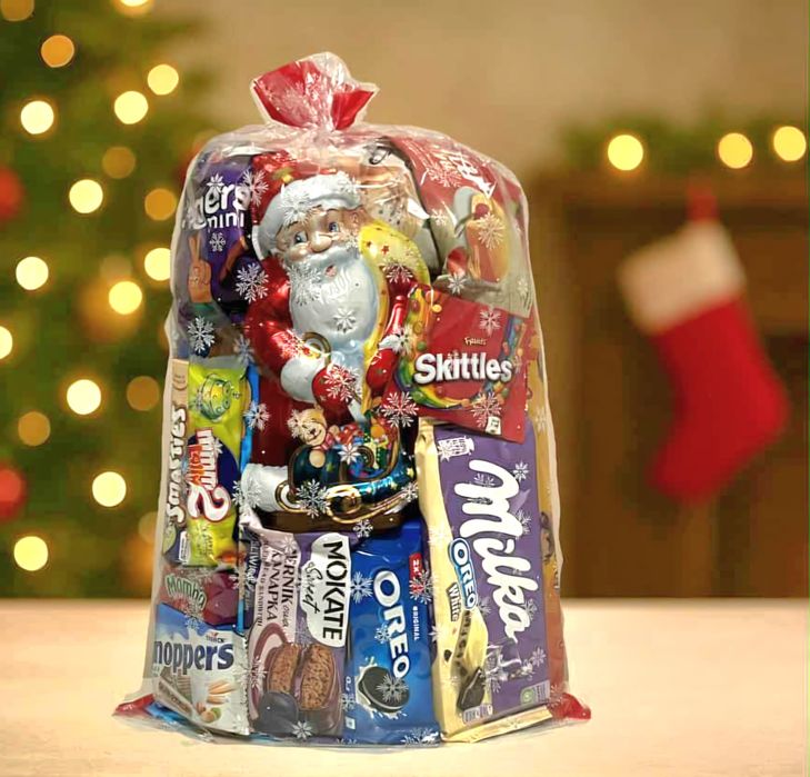 Paczki świąteczne zestawy słodyczy prezent