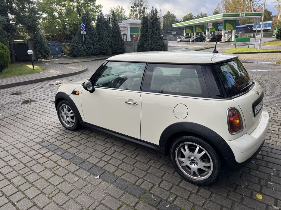 Mini one 1.4 benzyna 2008 grudzień sprowadzony  po oplatach