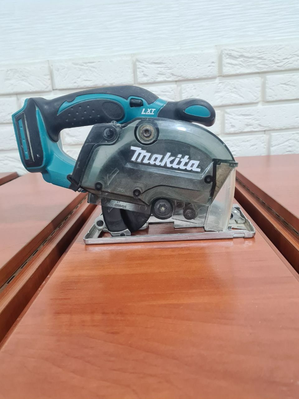 Продам Makita DCS552/дискова пила по металу