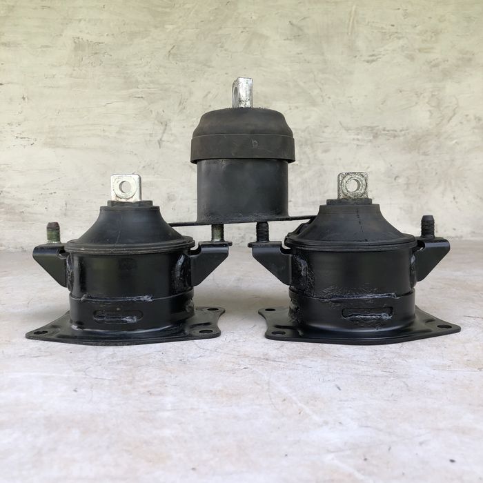 Передняя подушка двигуна HONDA Accord 7(2002-2008)