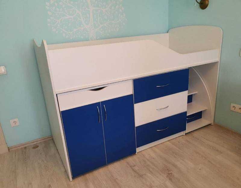 Ліжко горище Кровать чердак комод стол бедрум в наявності на складі