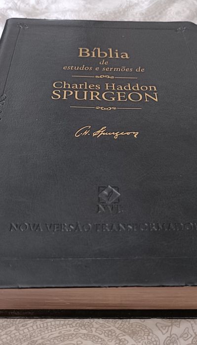 Bíblia Sagrada estudos de Charles Spurgeon