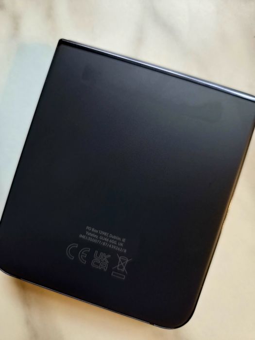 Samsung Flip 4 w dobrym stanie