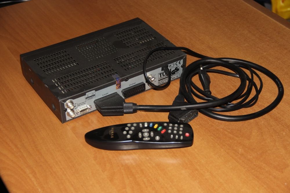 Humax VA-FOX DV3 ресівер супутник (Корея) пульт, кабель Scart-Scart 1м