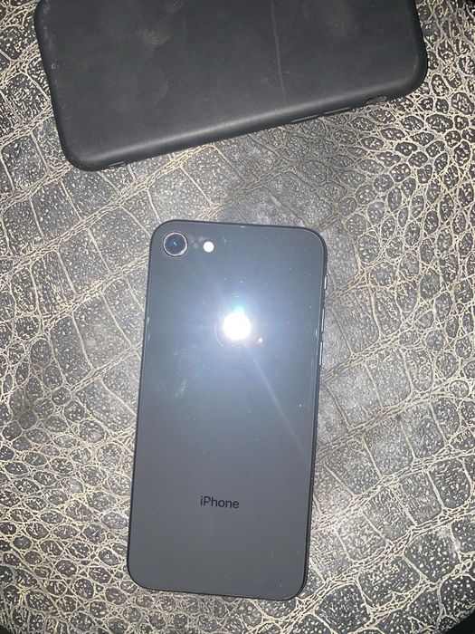 iPhone 8 without Touch ID, 256 GB, battery at 100%64550153825794121