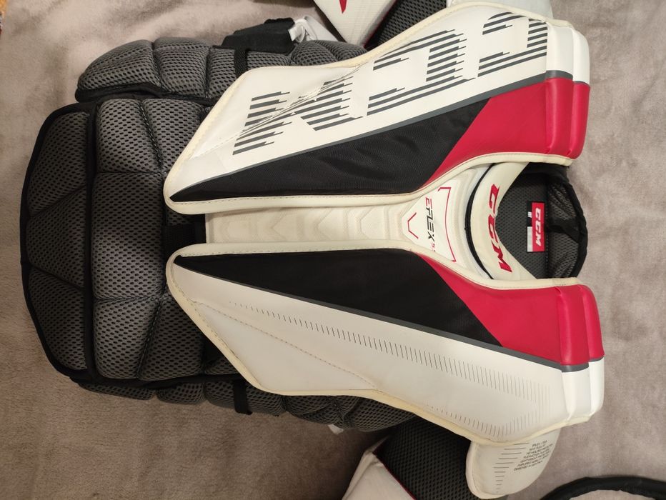 Форма воротаря, юніор, інтермедіа,клюшка нагруднік  шолом шорти