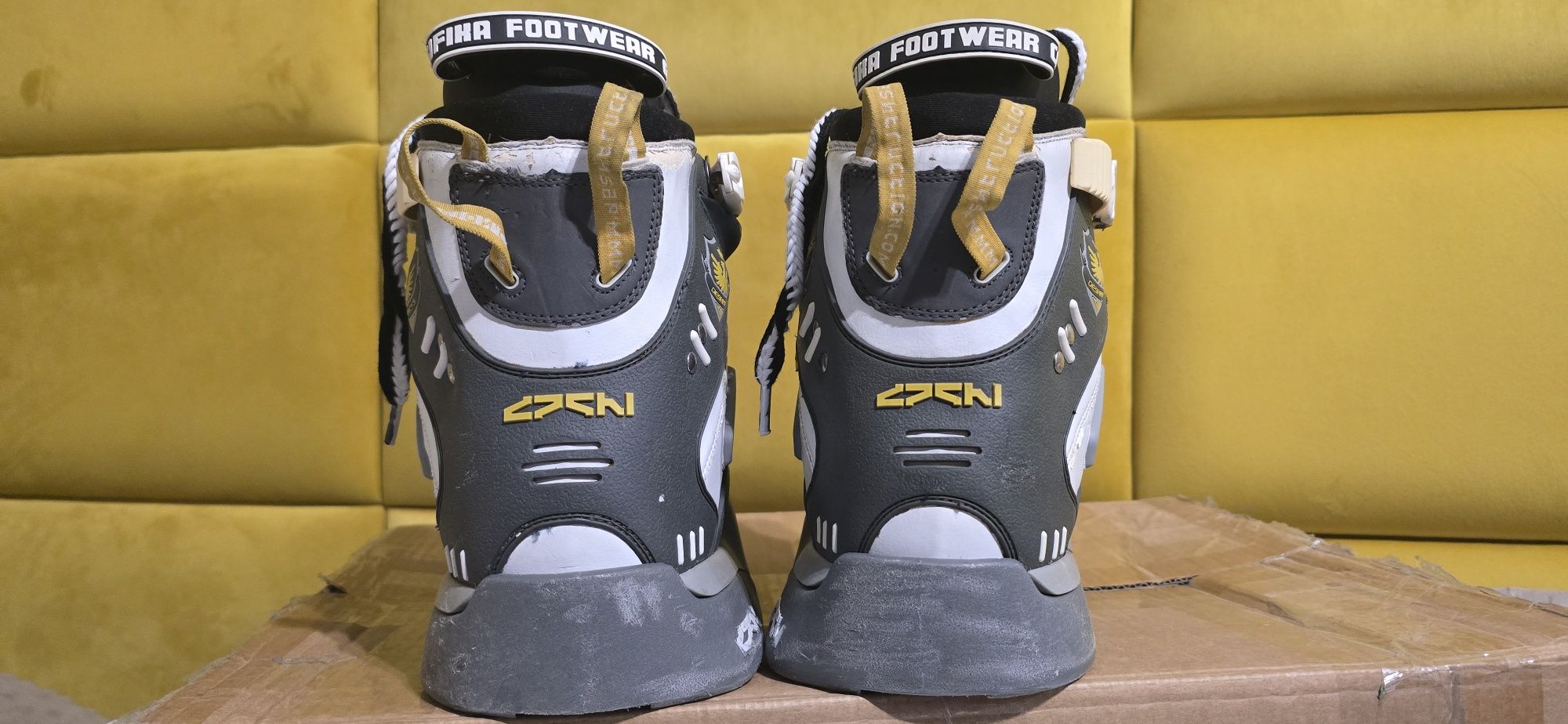 Rolki agresywne Deshi kicks r. 44 only boot