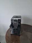 DeLonghi Dinamica ECAM 350.55.B – Jak nowy! Prawie nieużywany 69 kaw!