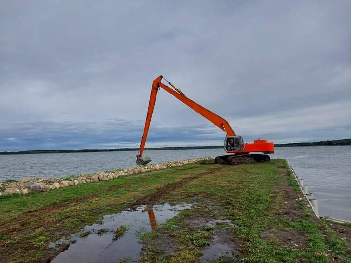 Koparka Long 22 m  stawy porty  najdłuższa koparka  w okolicy