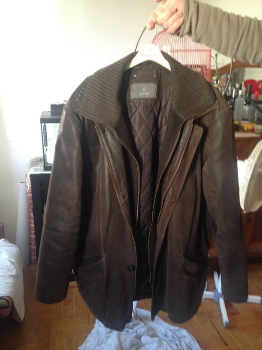 Casaco em Pele em bom estado