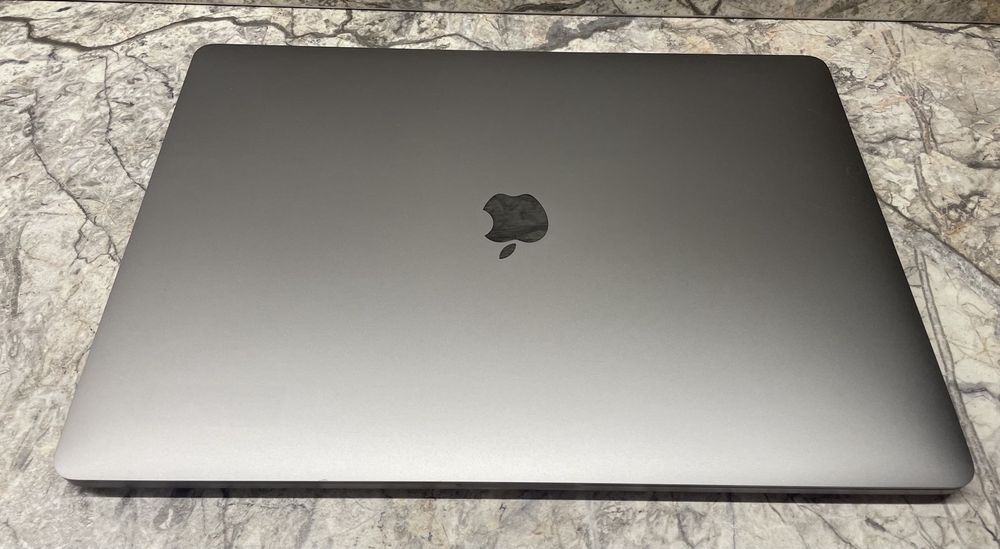 Macbook Pro 16 a2141 i9 Intel SSD 1tb ОЗП 16 8 ядер