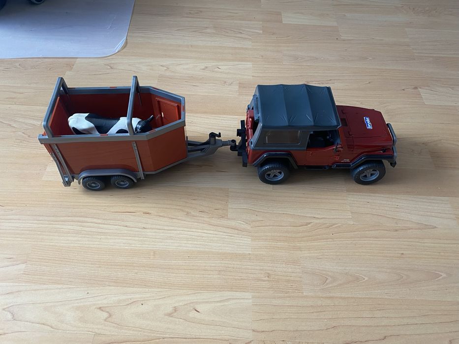 Jeep z przyczepą Bruder