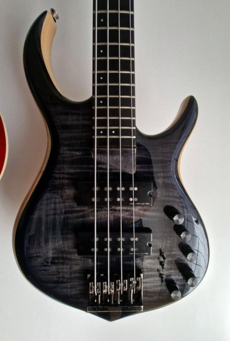 Gitara Basowa Sire Marcus Miller M7 2nd gen swamp ash