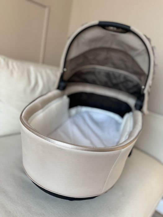 Gondola Cybex Mios Simply Beige flowers