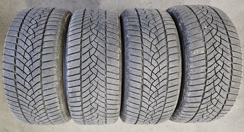 Opony zimowe good year 245/45R17 99V komplet