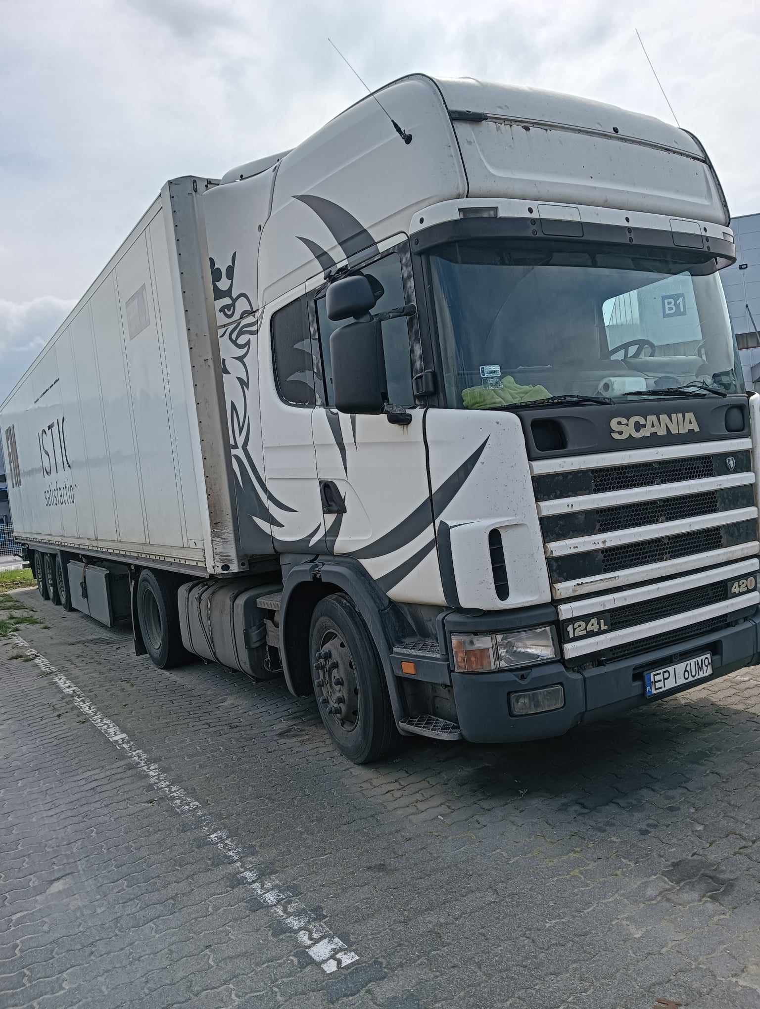 Scania R124 ciągnik siodłowy z naczepą