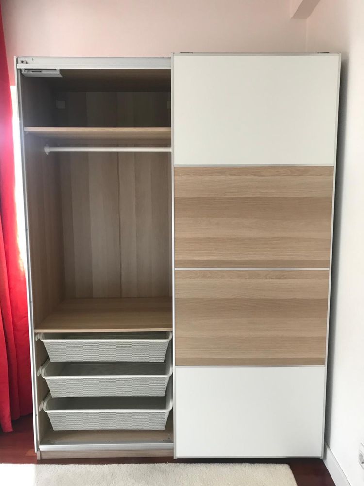 Roupeiro modular com portas deslizantes