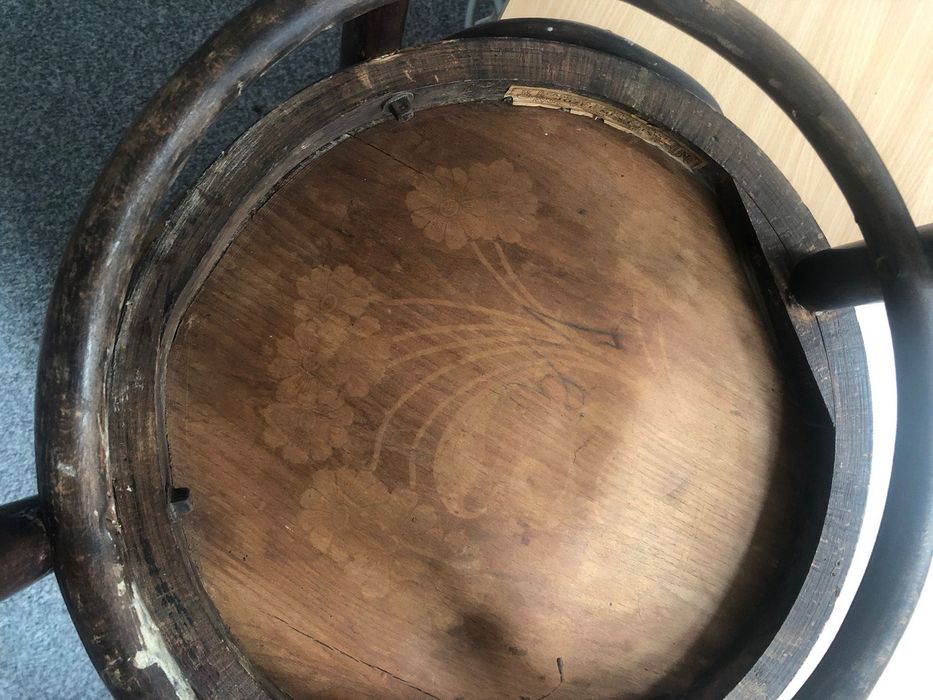 Zabytkowe Krzesła Tonet