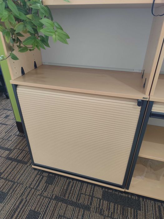 Sprzedam meble biurowe - krzesła, biurka, boksy, szafki Kinnarps