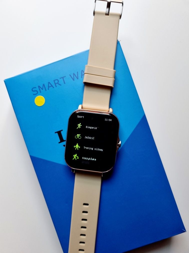 Smartwatch na złotym pasku