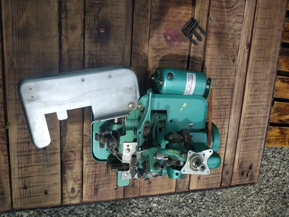 Продам оверлок GN1-2D