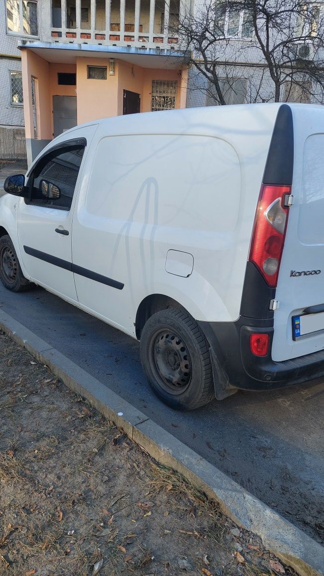 RENAULT Kangoo.    Рено