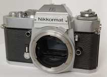 Nikkormat EL - klasyczna lustrzanka manualna